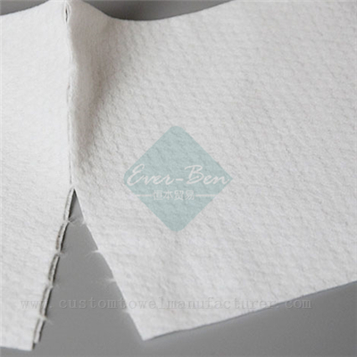 China Bulk Disposable non woven fabric facial tissue towel beauty roll package dry wet wipes Towels Supplier